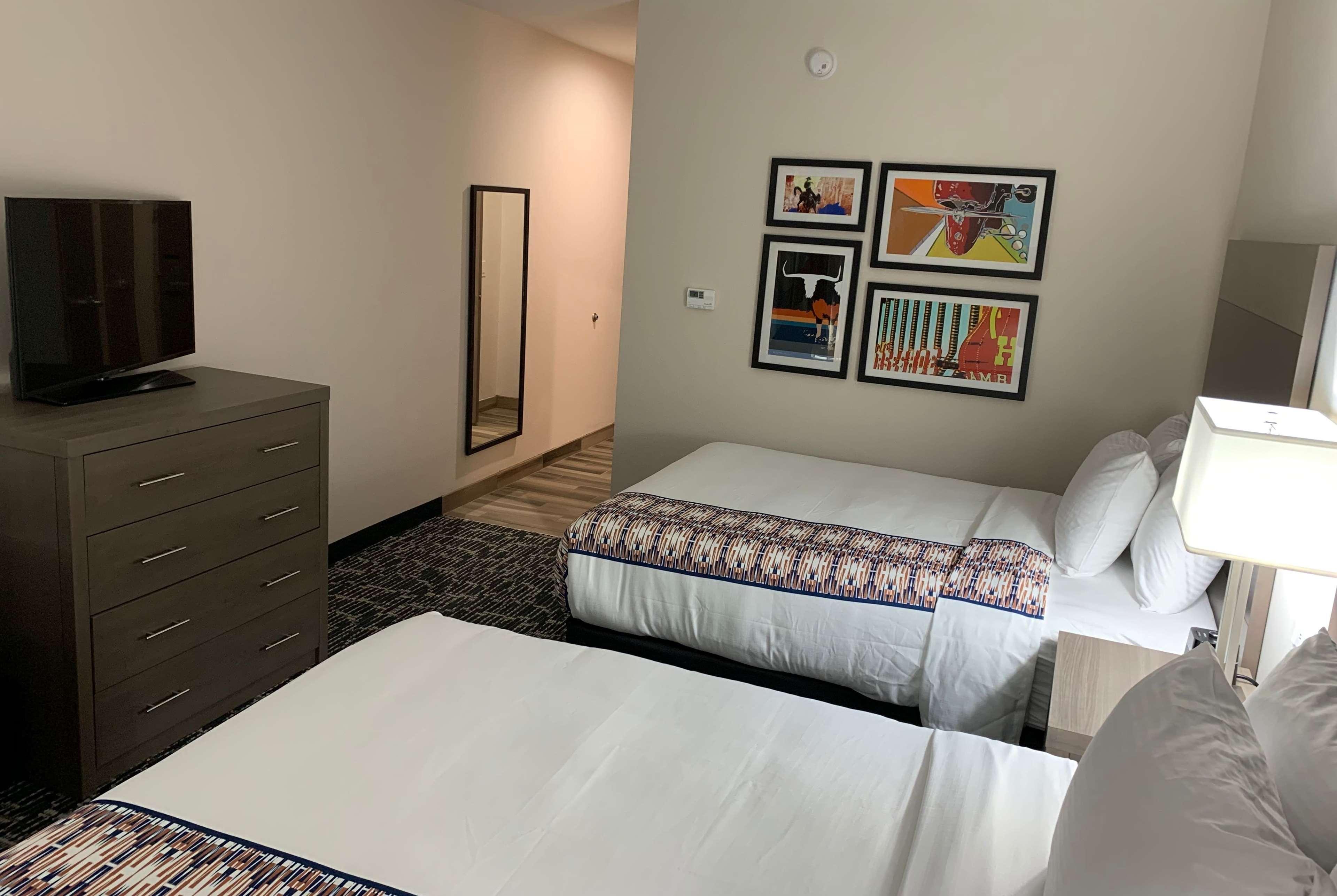 La Quinta Inn & Suites By Wyndham - Red Oak Tx Ih-35E Екстериор снимка