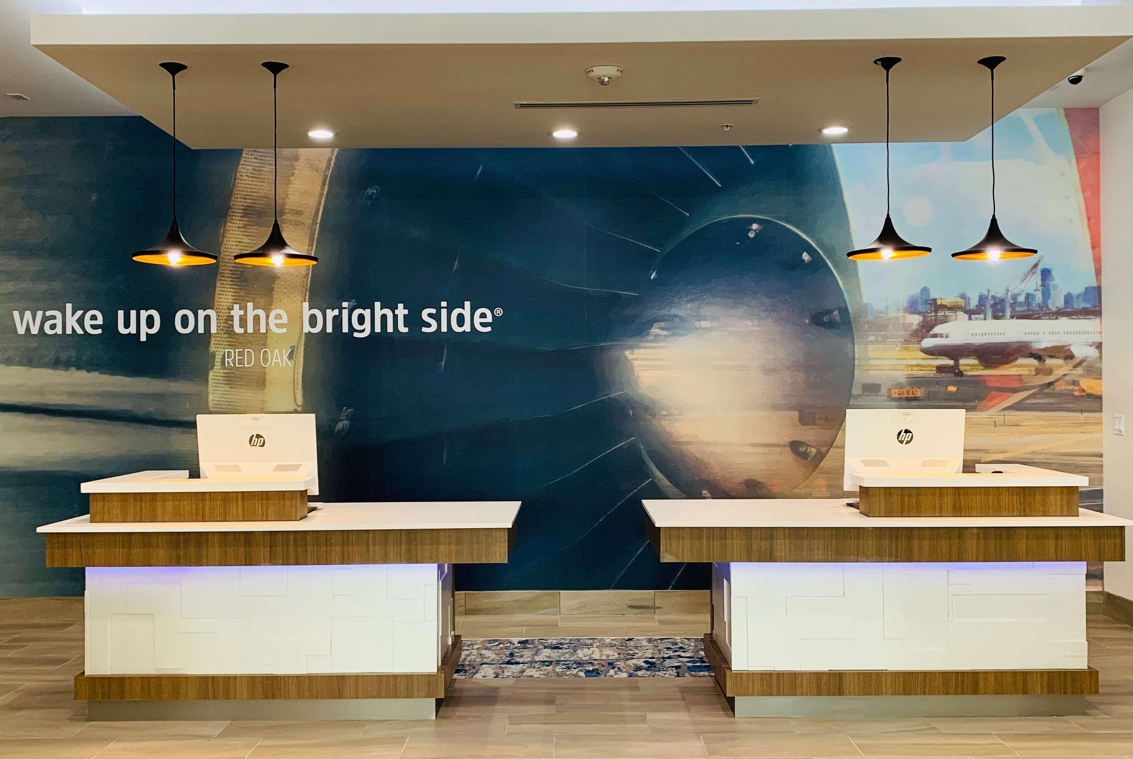 La Quinta Inn & Suites By Wyndham - Red Oak Tx Ih-35E Екстериор снимка