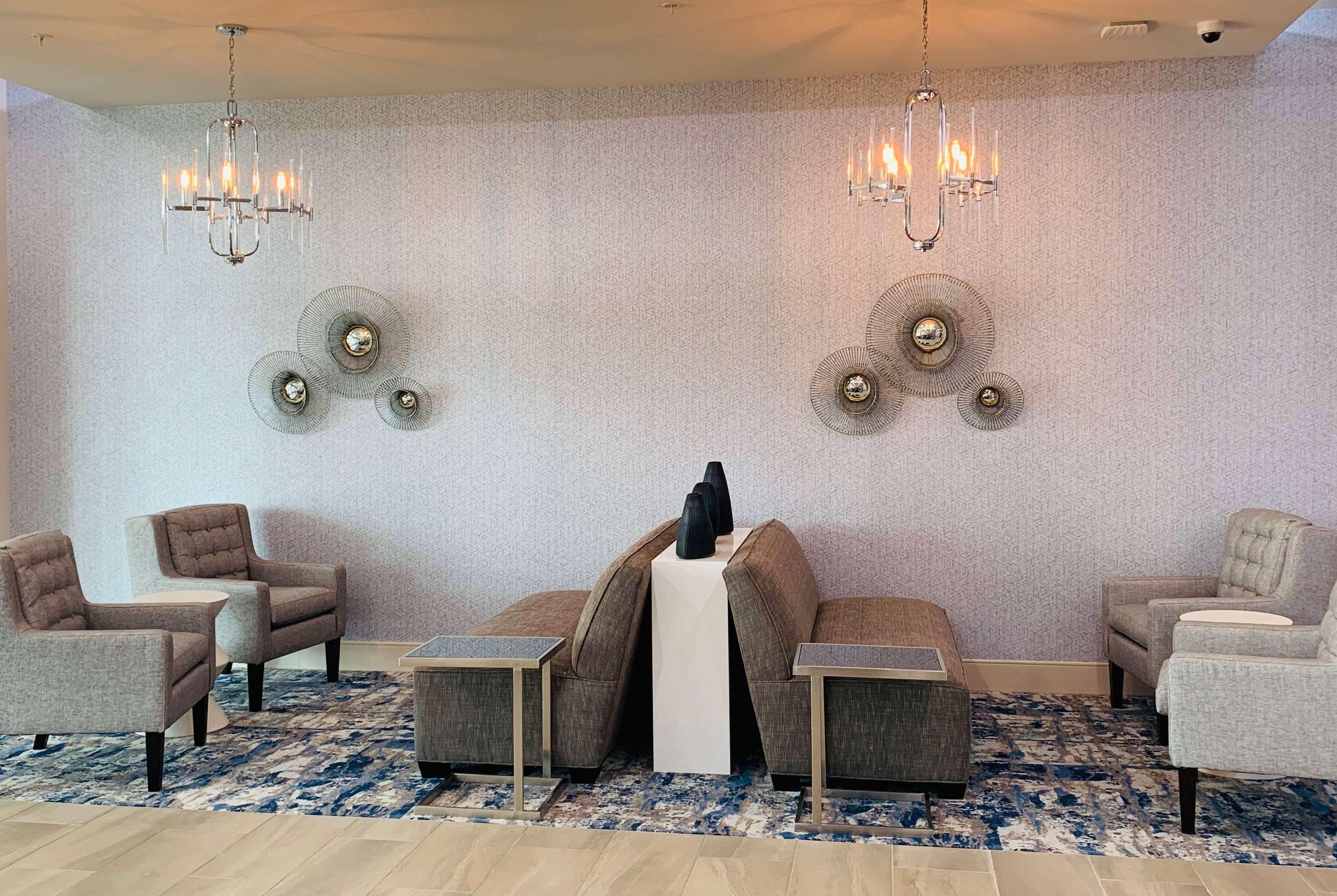 La Quinta Inn & Suites By Wyndham - Red Oak Tx Ih-35E Екстериор снимка